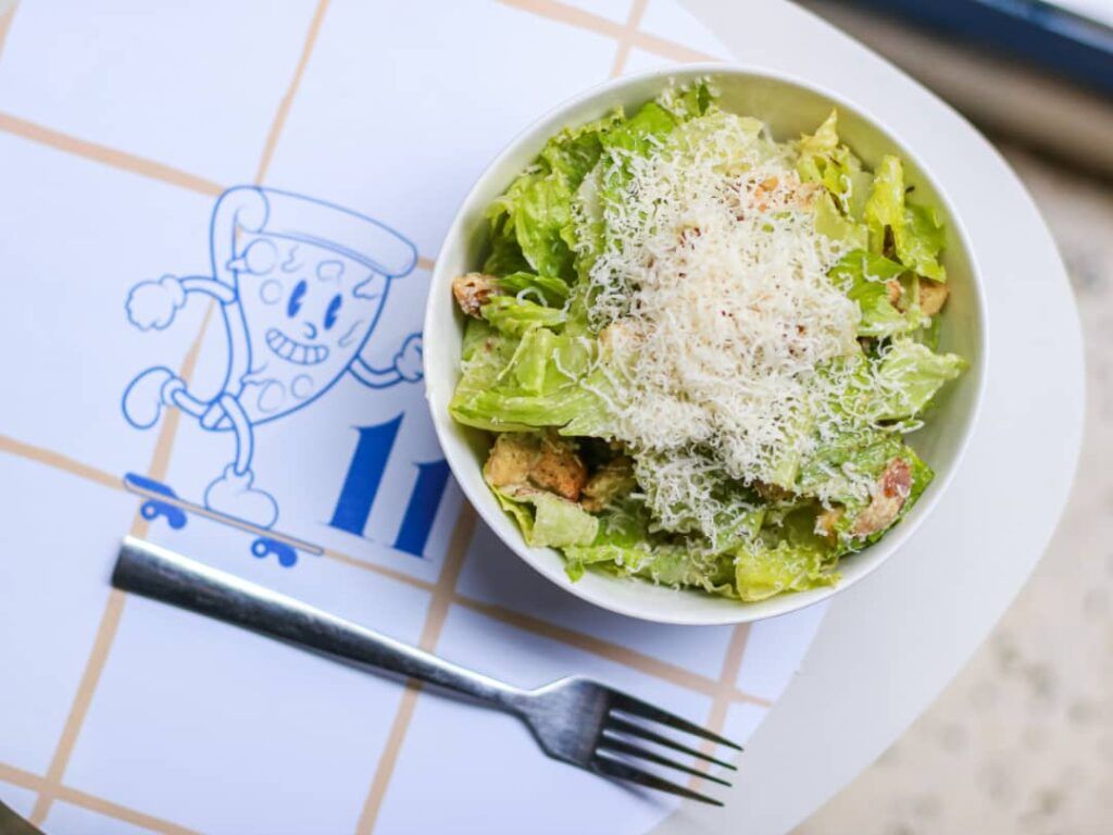 Ensalada César café 11