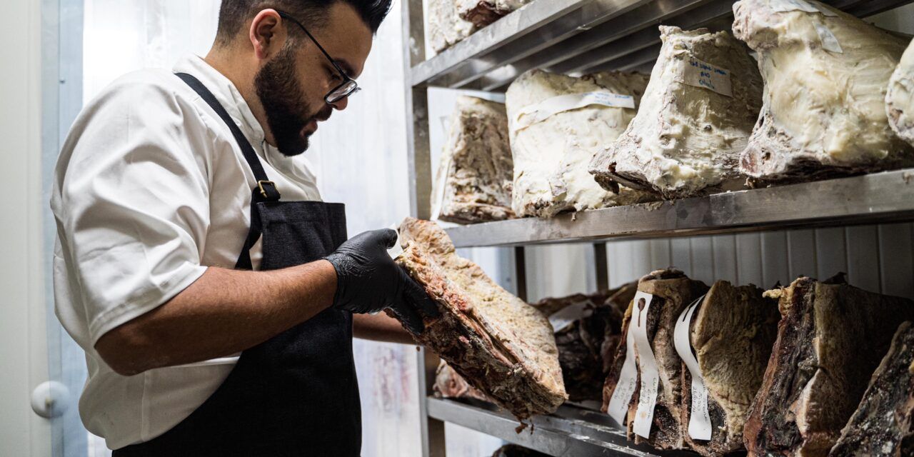 Tributo sigue entre los mejores restaurantes de carne del mundo