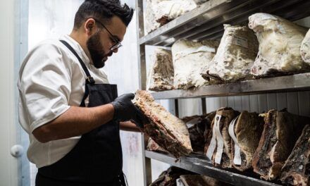 Tributo sigue entre los mejores restaurantes de carne del mundo