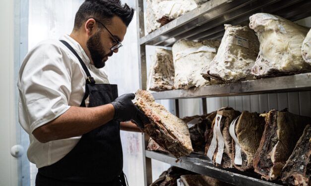 Tributo sigue entre los mejores restaurantes de carne del mundo