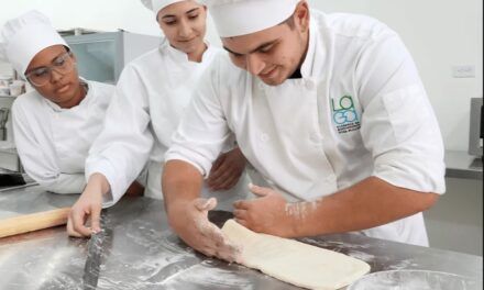 Via Appia becará a un estudiante de la Certificación de Cocina en LAGA