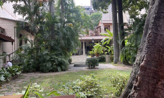 Santidad y pecado en Casa Veroes